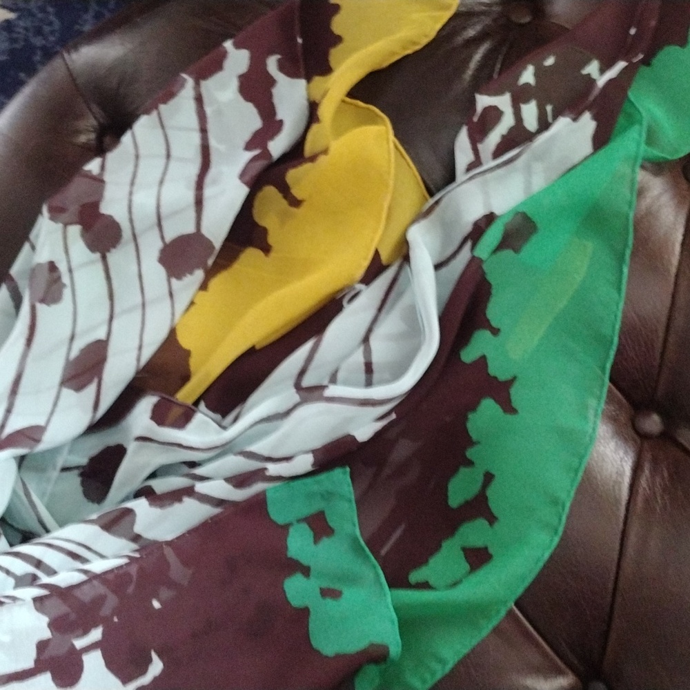 Diane Von Furstenberg scarf - Picture 6 of 7